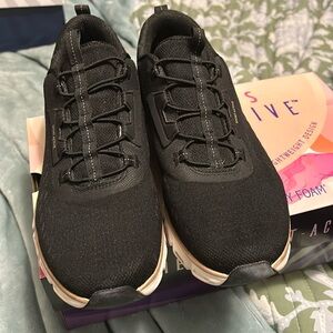 skechers glide step memory foam black